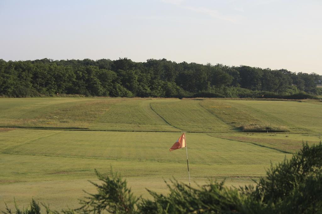 Le Clos Du Golf Dame-Marie-les-Bois Exterior foto