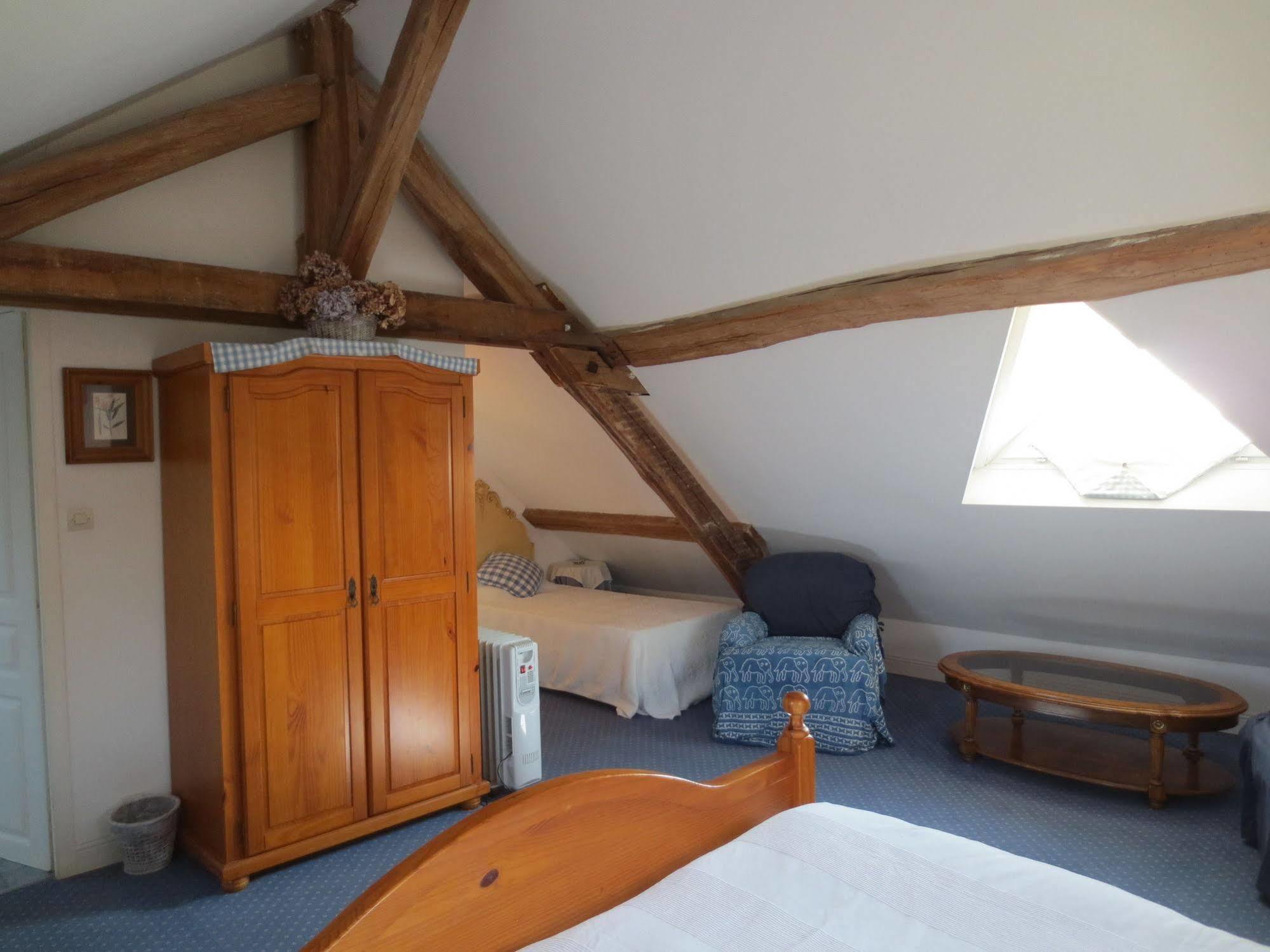 Le Clos Du Golf Dame-Marie-les-Bois Exterior foto
